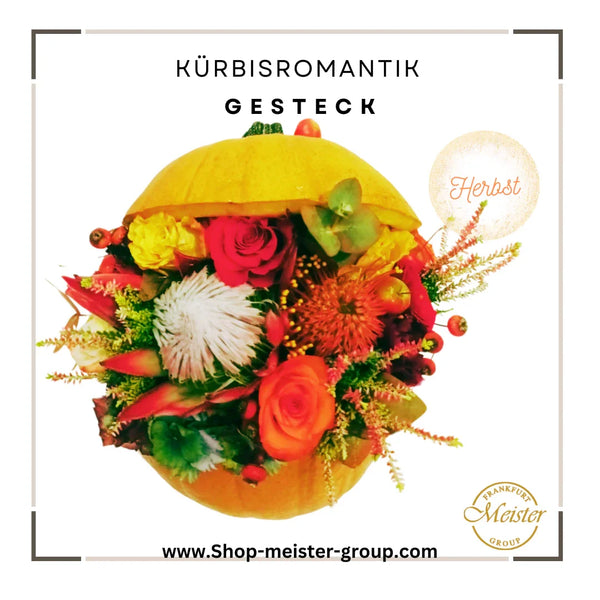 Romantisches Herbstgesteck mit Kürbis und Blumen – Kürbisromantik