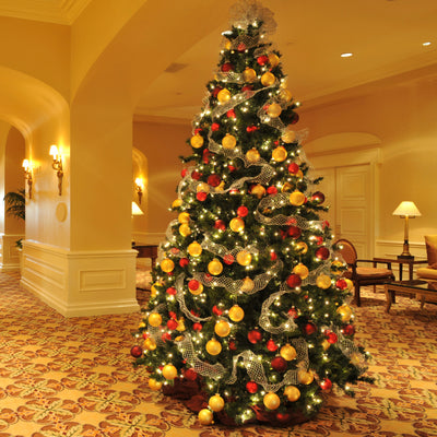 Geschmückter Weihnachtsbaum - Meister Group Frankfurt