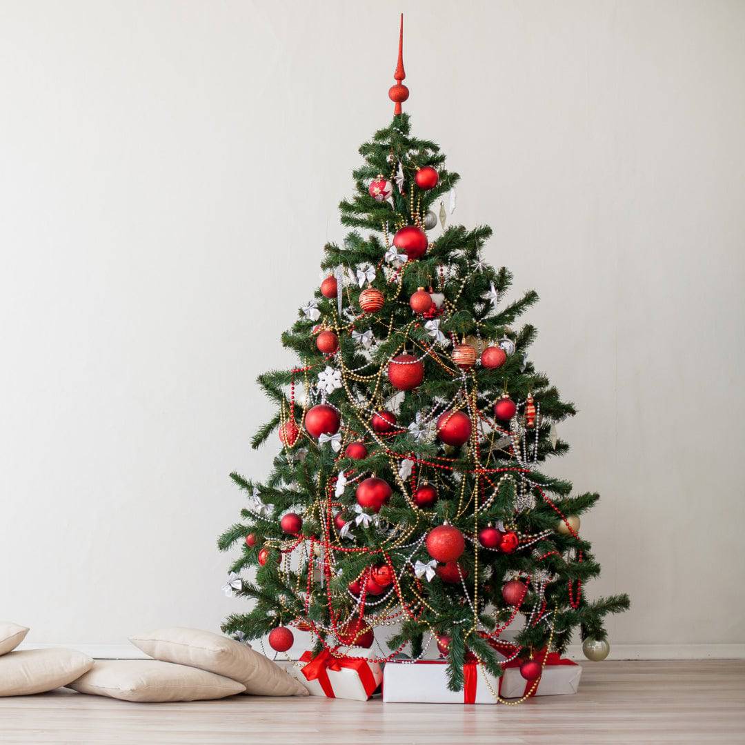 Geschmückter Weihnachtsbaum - Meister Group Frankfurt