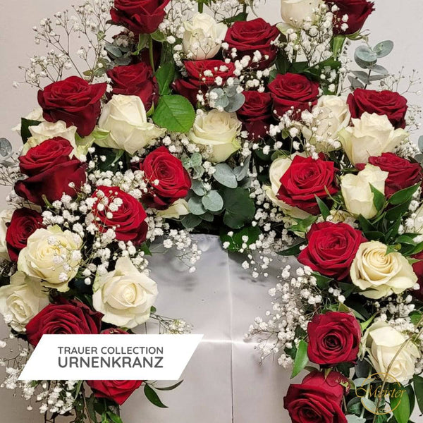 Trauerkränze mit roten und weißen Rosen, Baby's Breath und Eukalyptus – Trauer Collection Urnenkranz