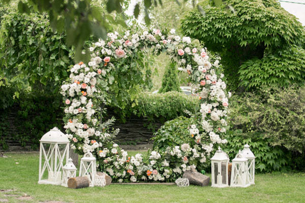 Romantische Zeremonie - Hochzeit Blumen
